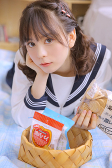 高中女学生自慰喷白酱
